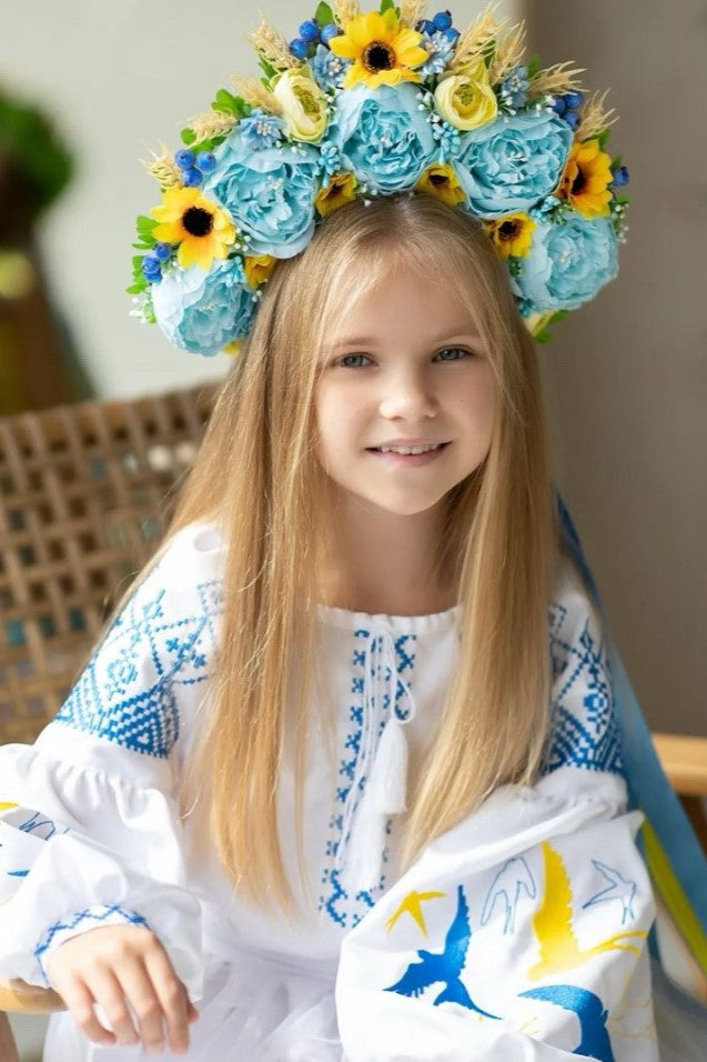 Stage flower crown with ribbons. Blue and yellow