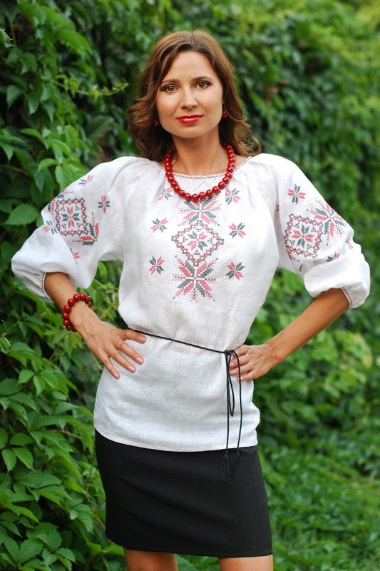 Ukrainian red wood jewelry set