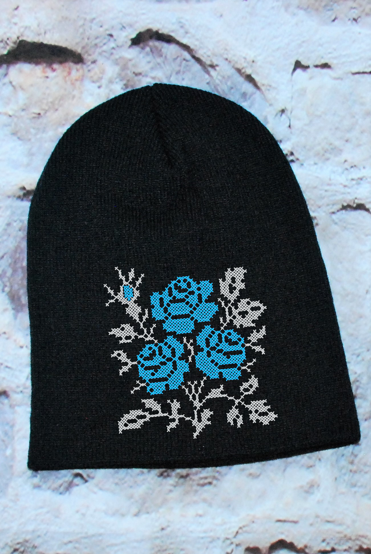 Knitted embroidered beanie hat "Roses"